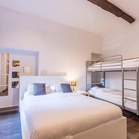 St Vincent Apartman *